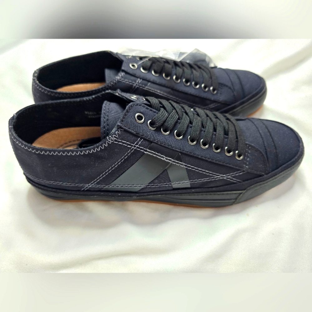P.F. Flyers sandlot black low top sneakers New with extra laces size W8.…